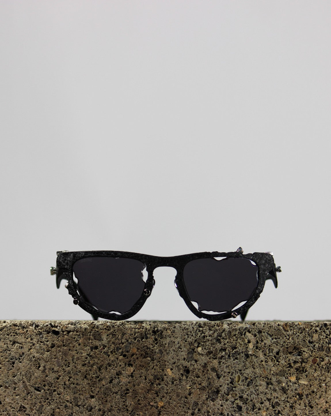 Titanium Museum For Your Smiling Face Sunglasses in C1 Black Texture