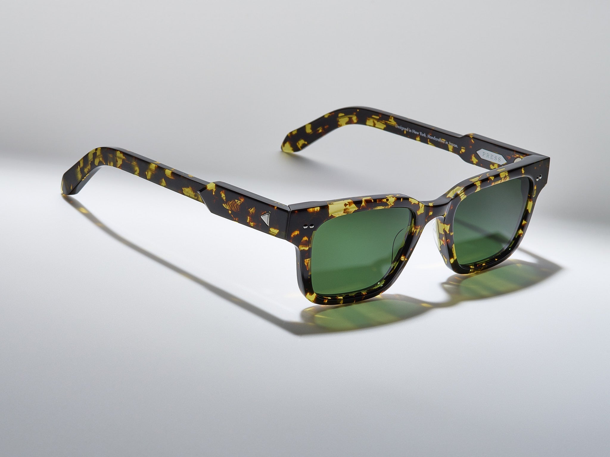 BLACK TORTOISE/SILVER