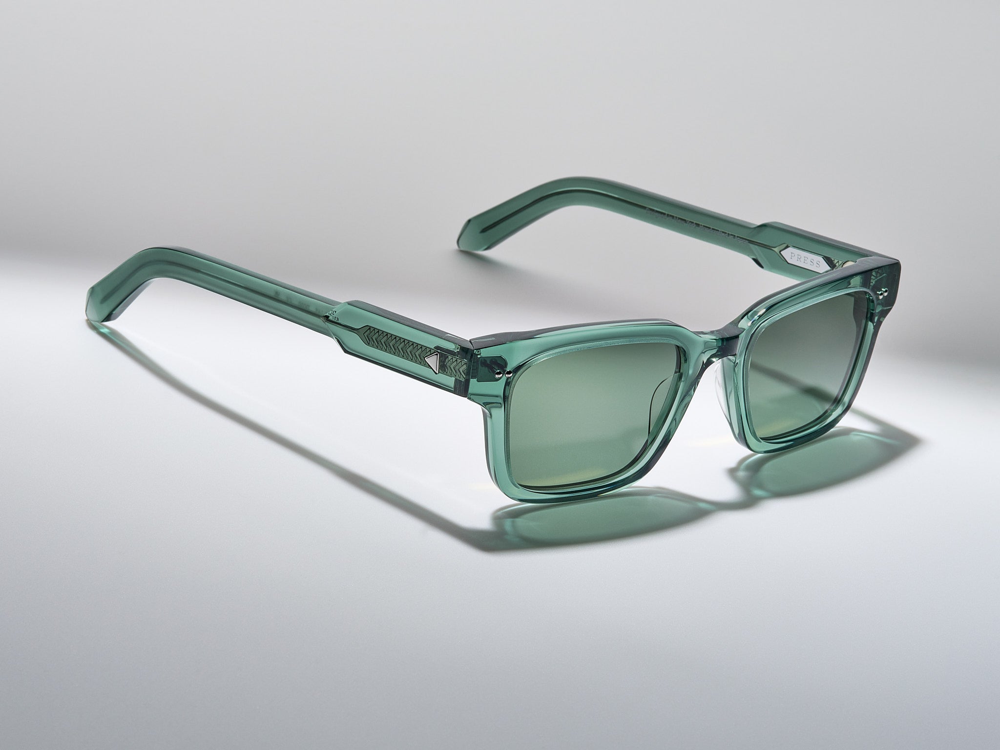 BLACK TORTOISE/SILVER