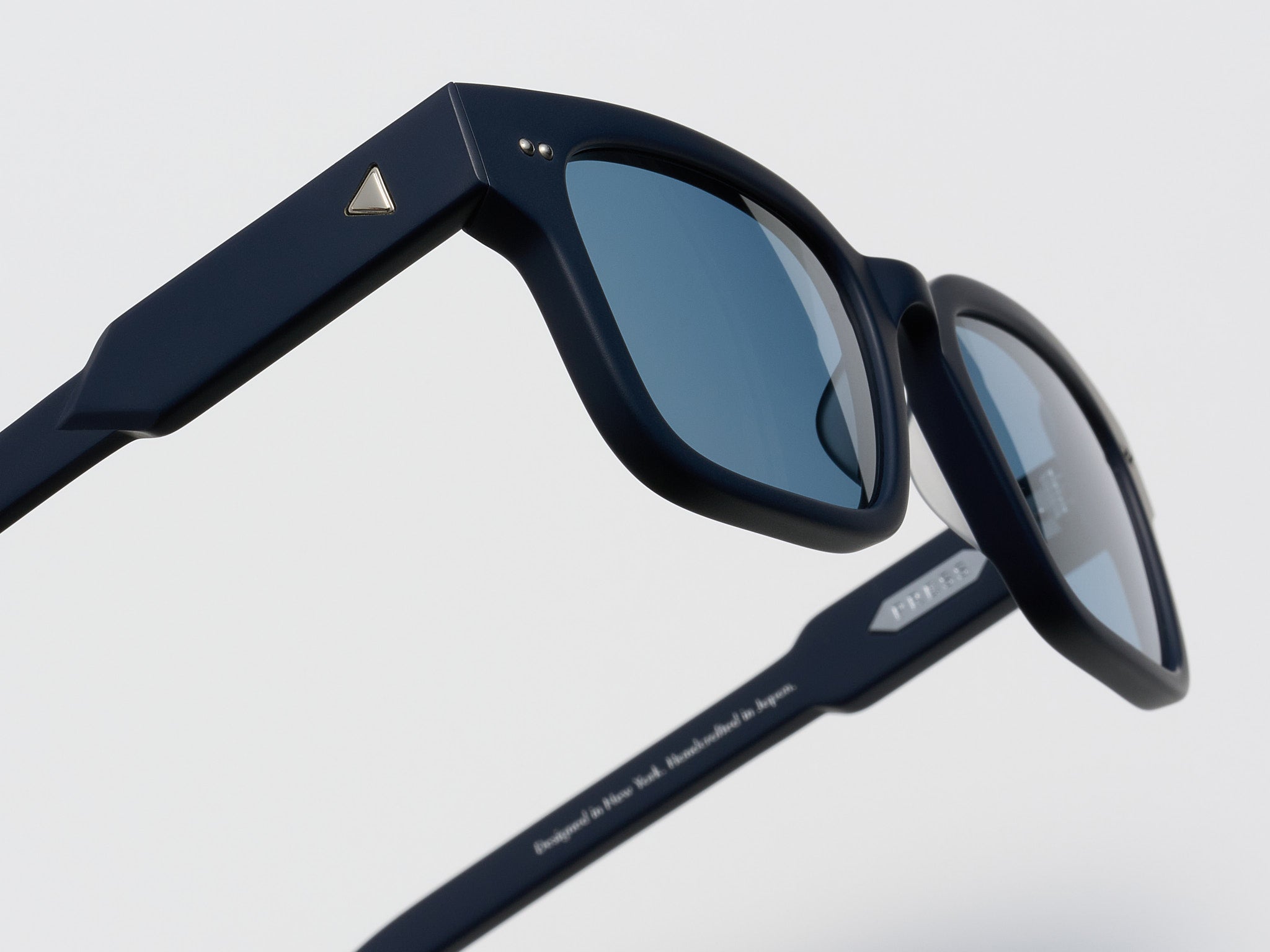 BLACK TORTOISE/SILVER