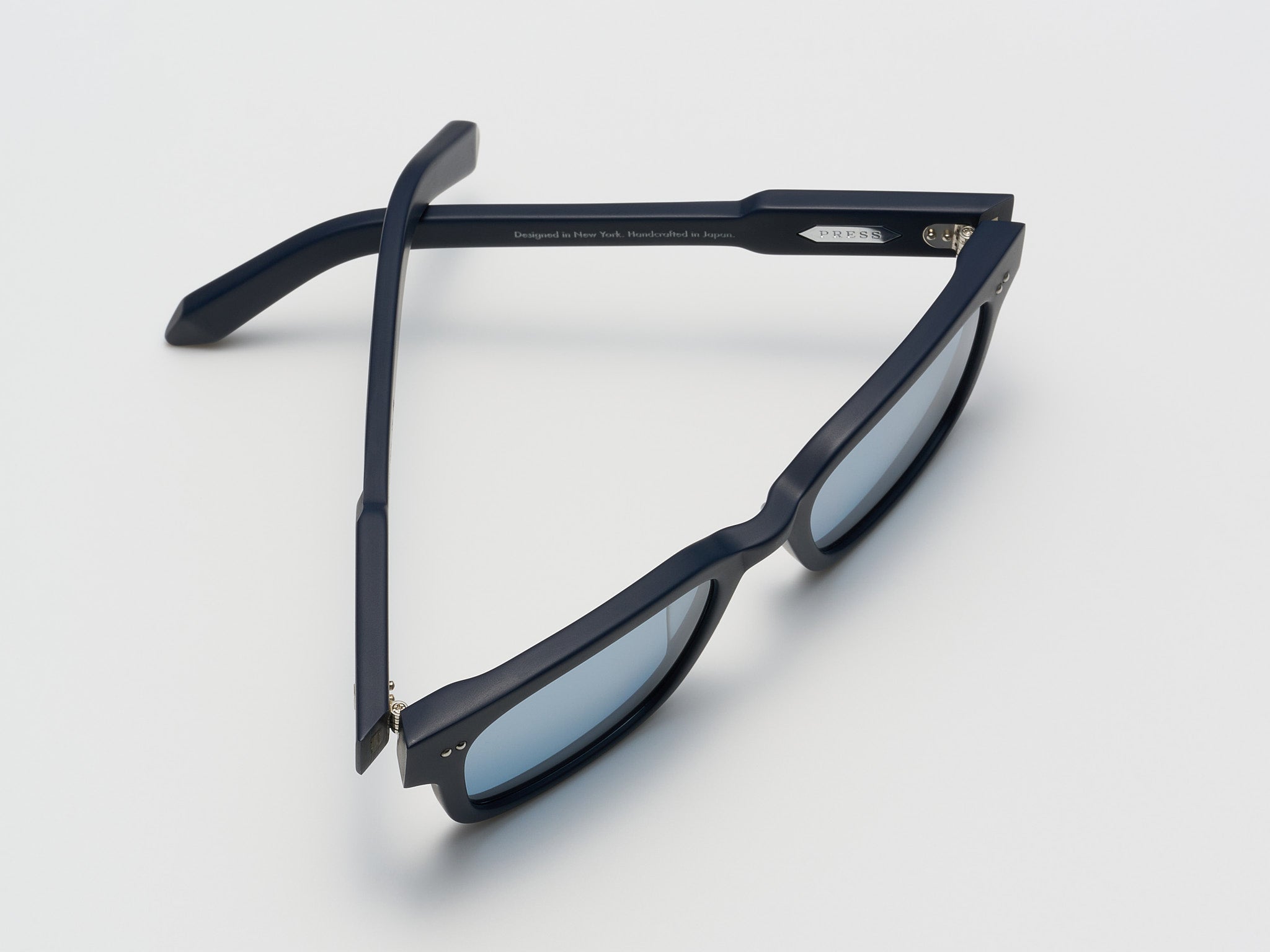 BLACK TORTOISE/SILVER