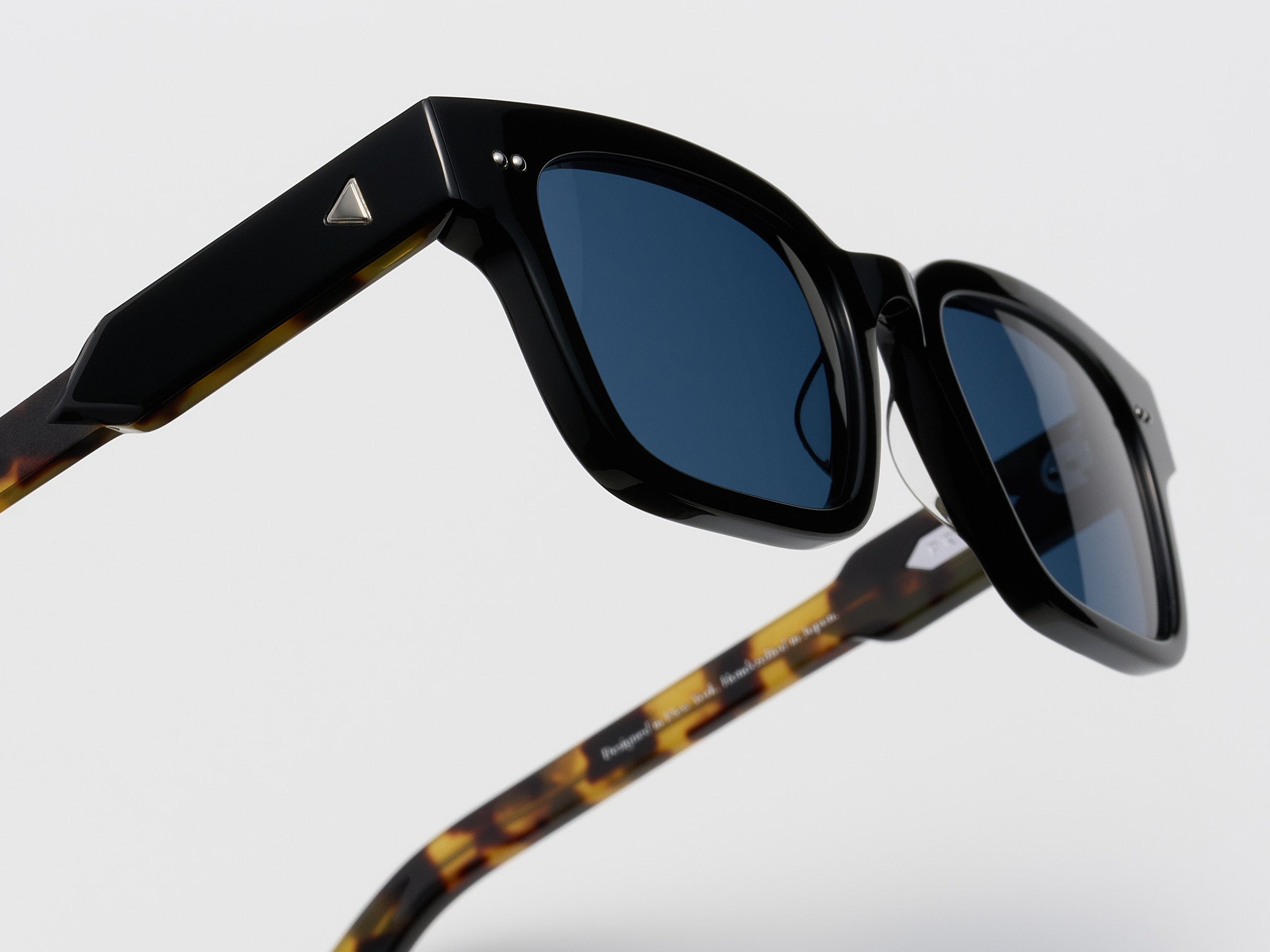 BLACK TORTOISE/SILVER