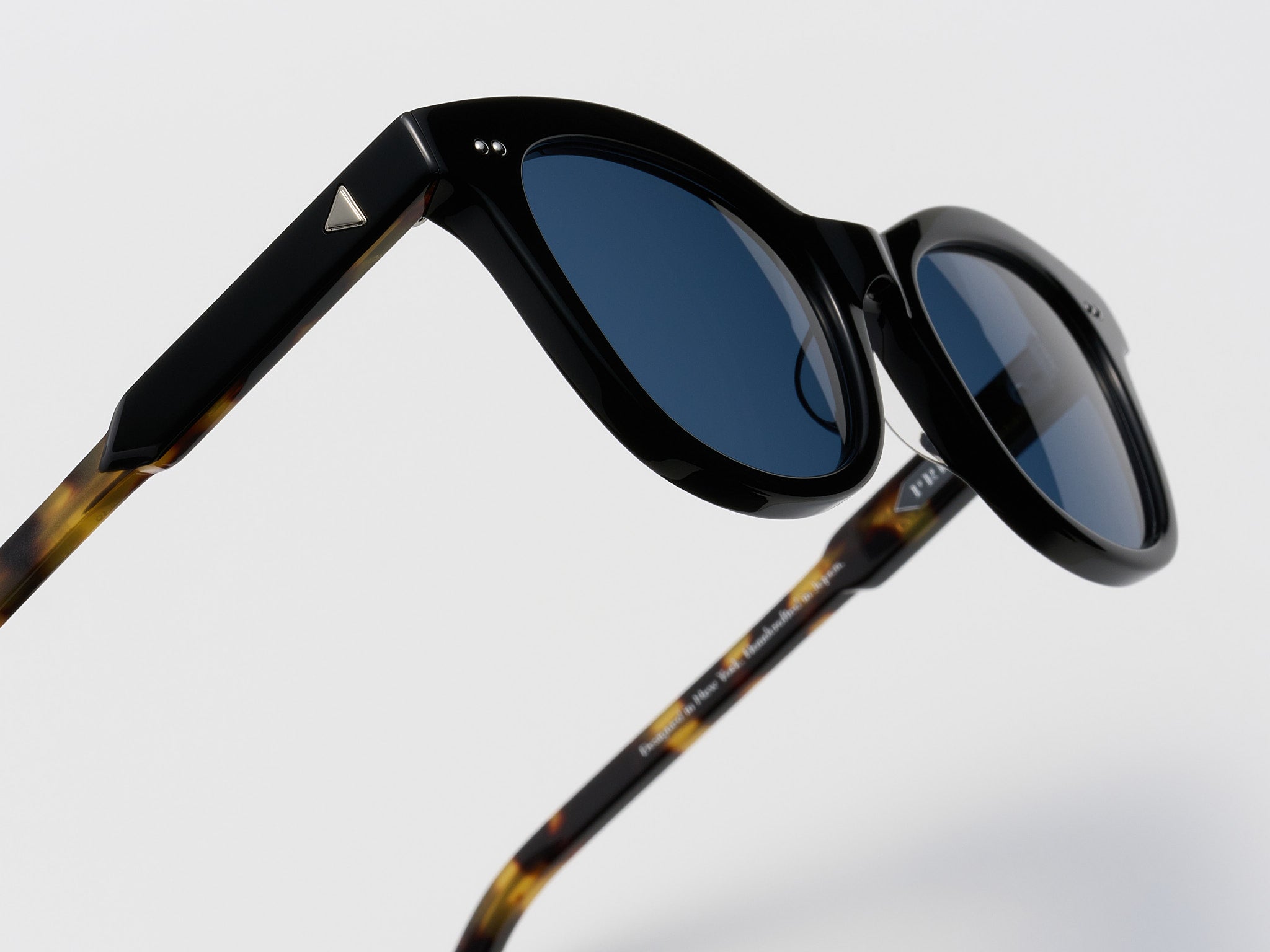 Press The Charade Black Tortoise / Silver