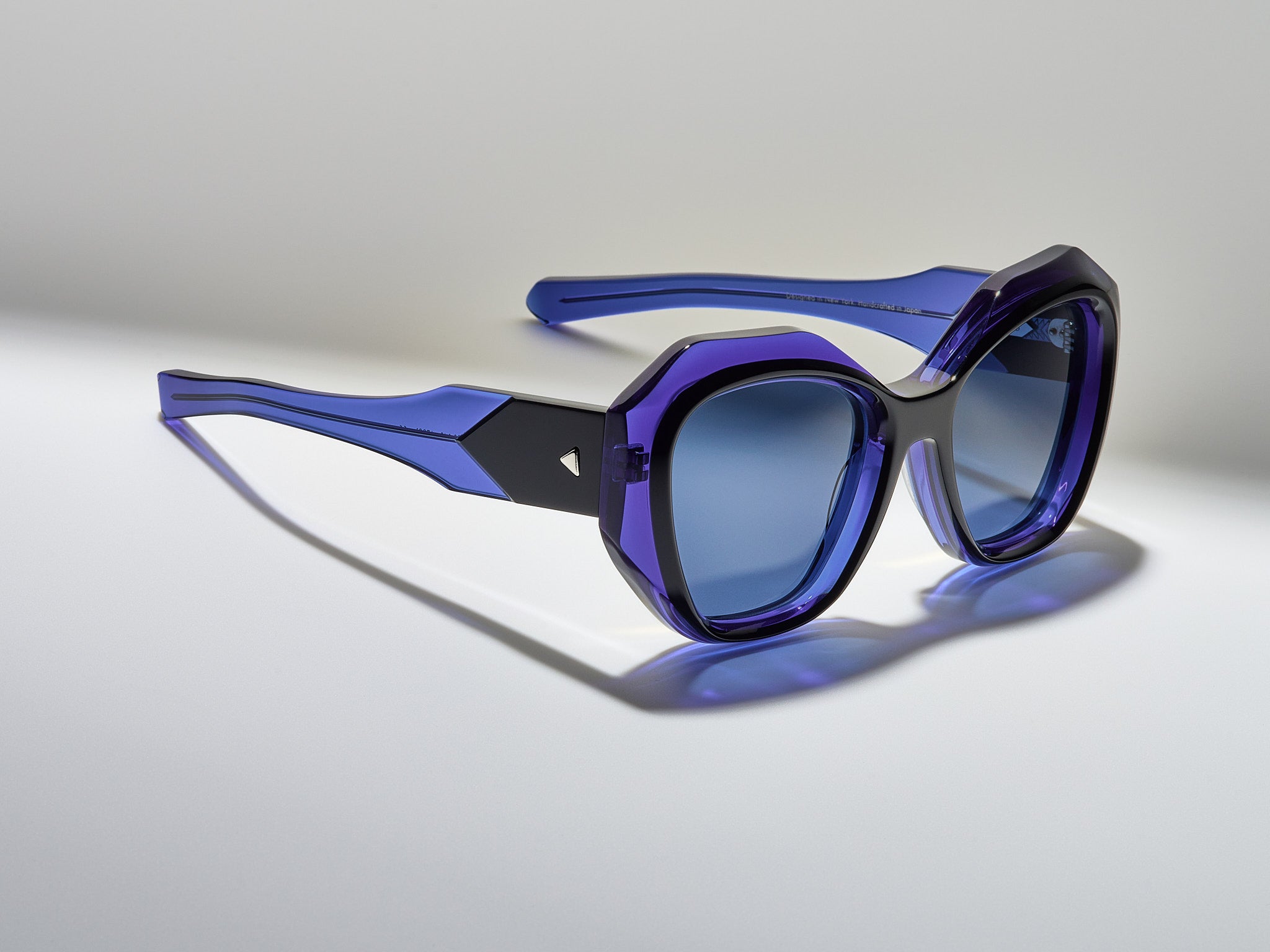 Press Vogue Blackbird