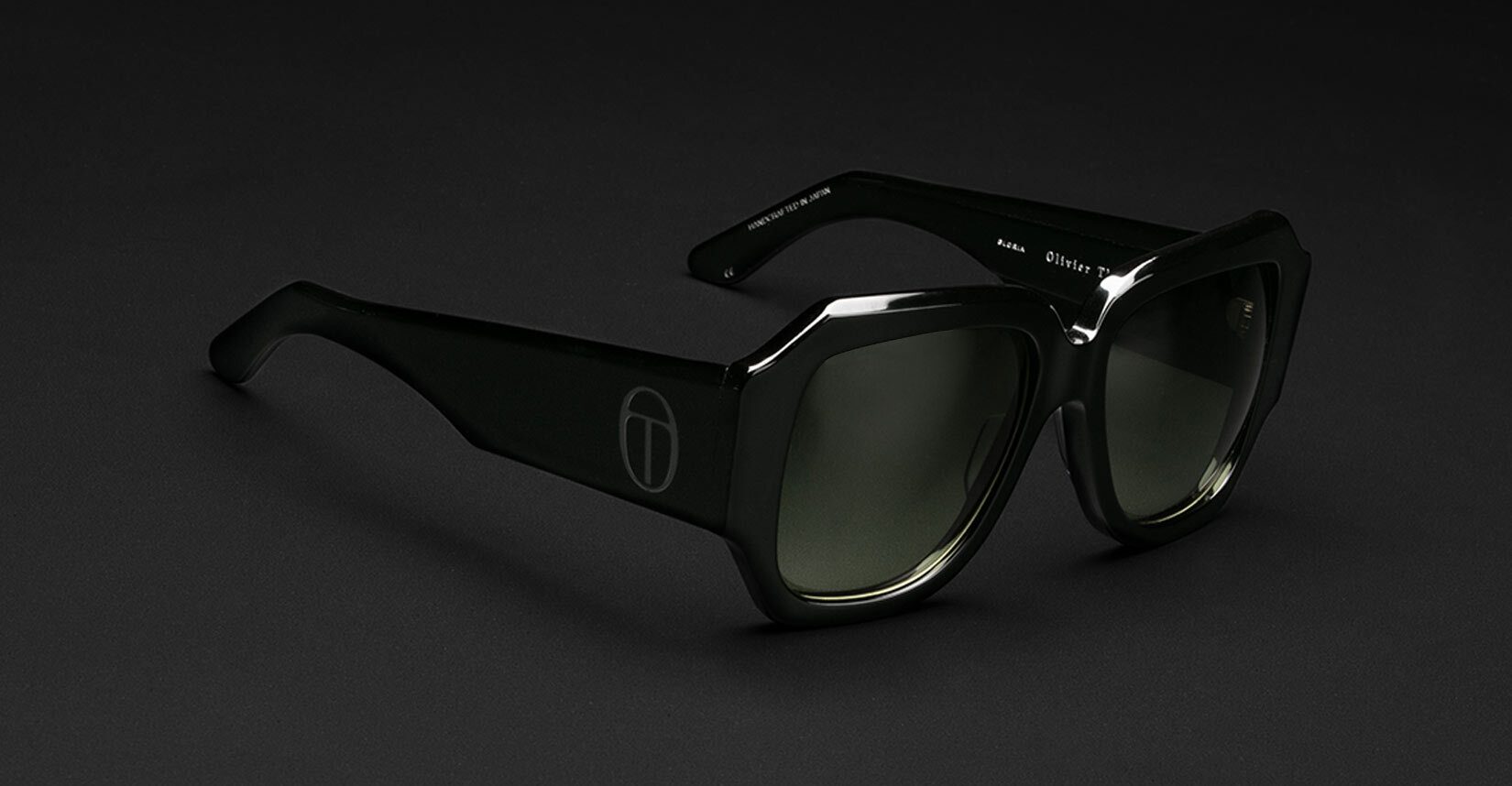 Jacques Marie Mage Gloria in 4F Black 2/Green Gradient - Side View