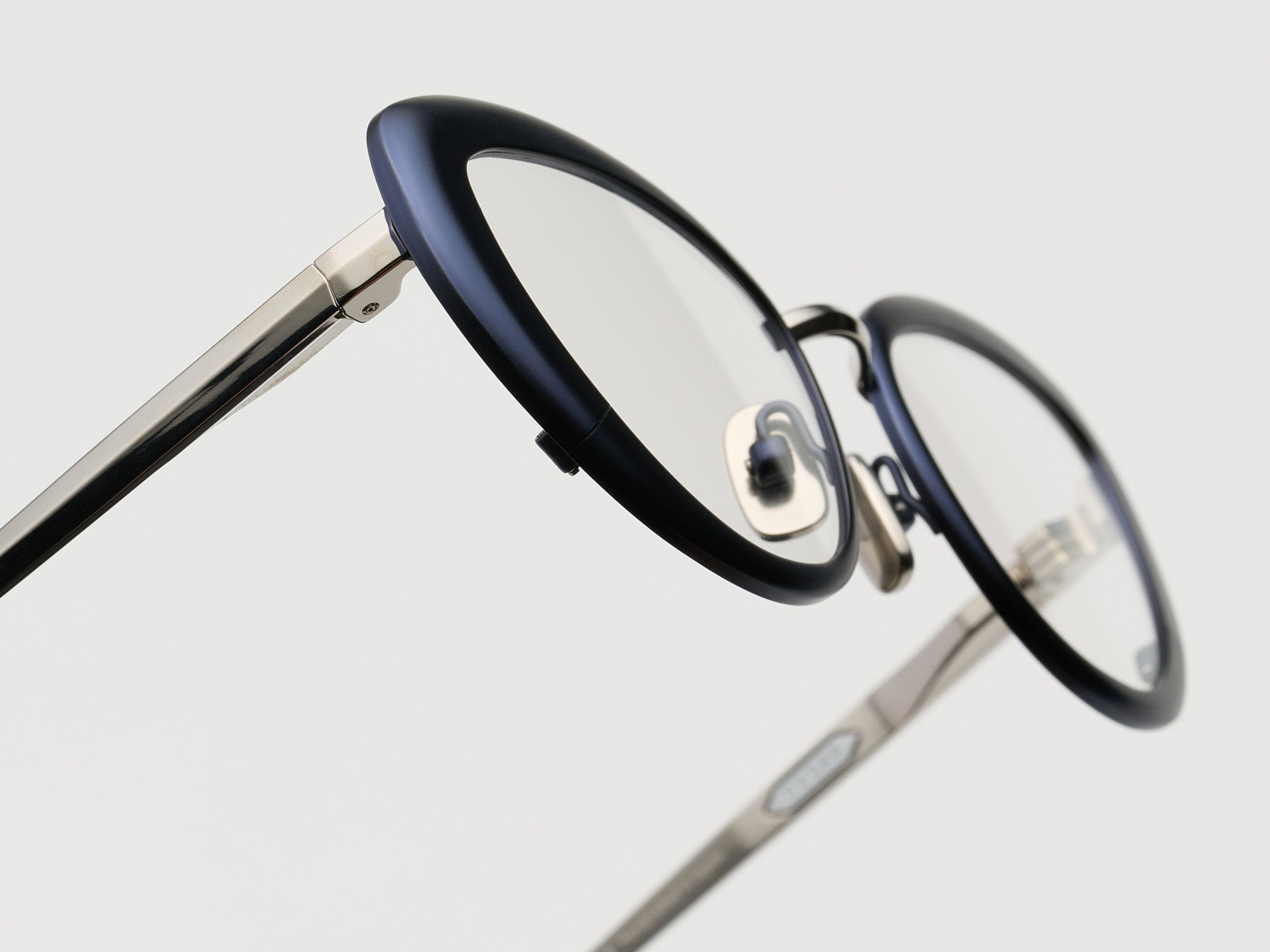 Press Charger Optical in NAVY/PLATINUM