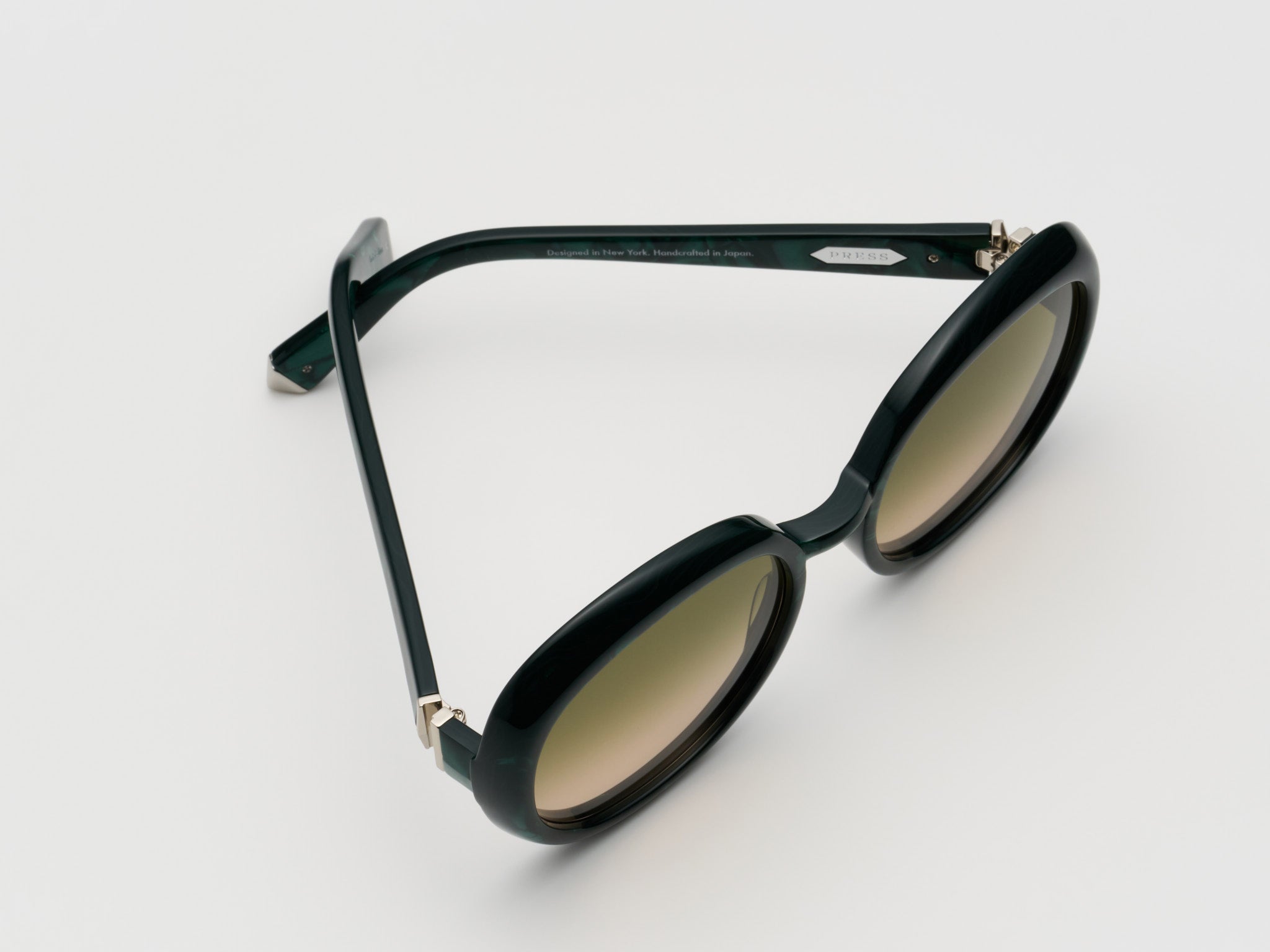 Press Dancing Queen Marble Sunglasses in VERDE/DARK PISTACHIO GRAD