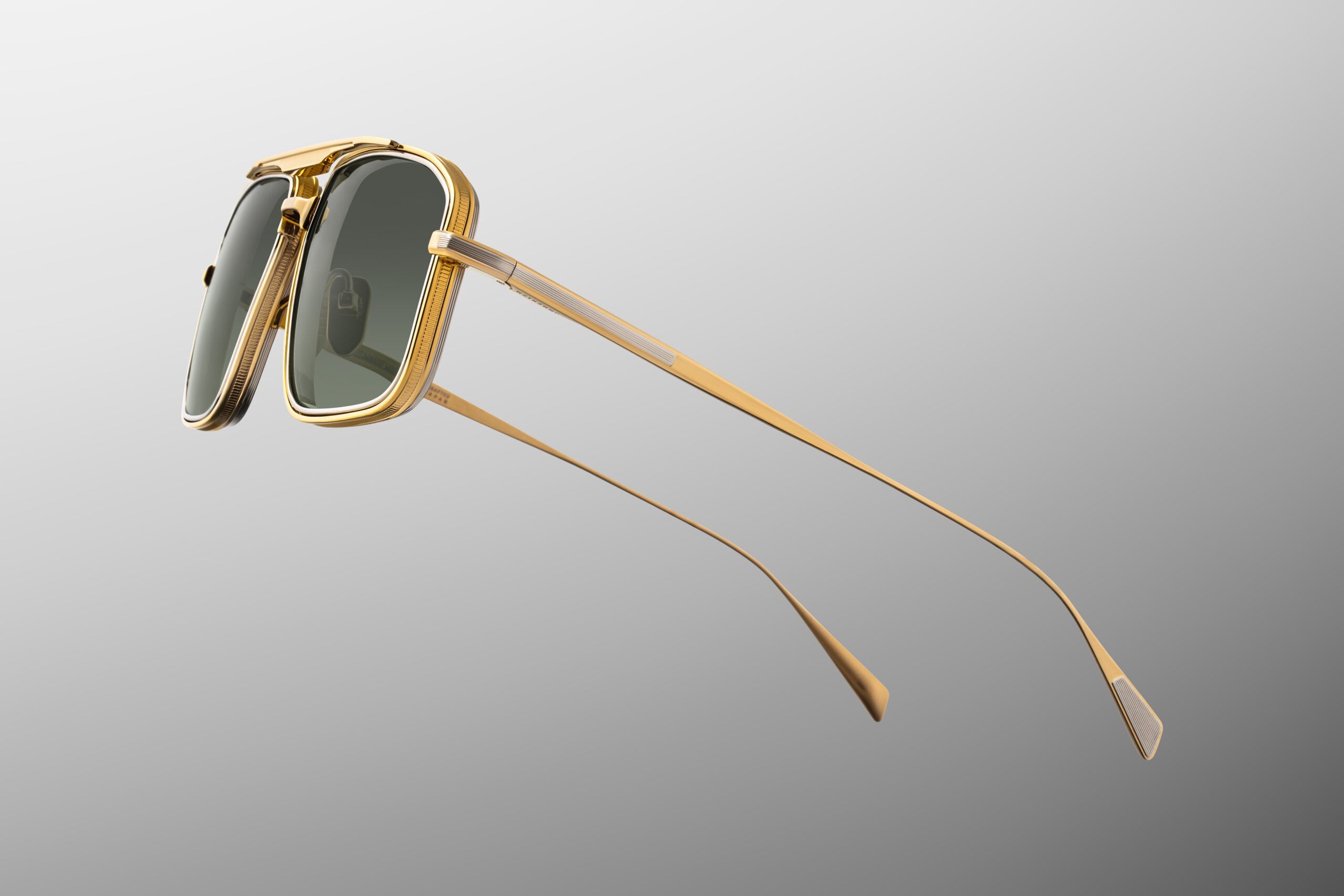 Jacques Marie Mage Earl in 12M Musket Moss Gradient - Side View