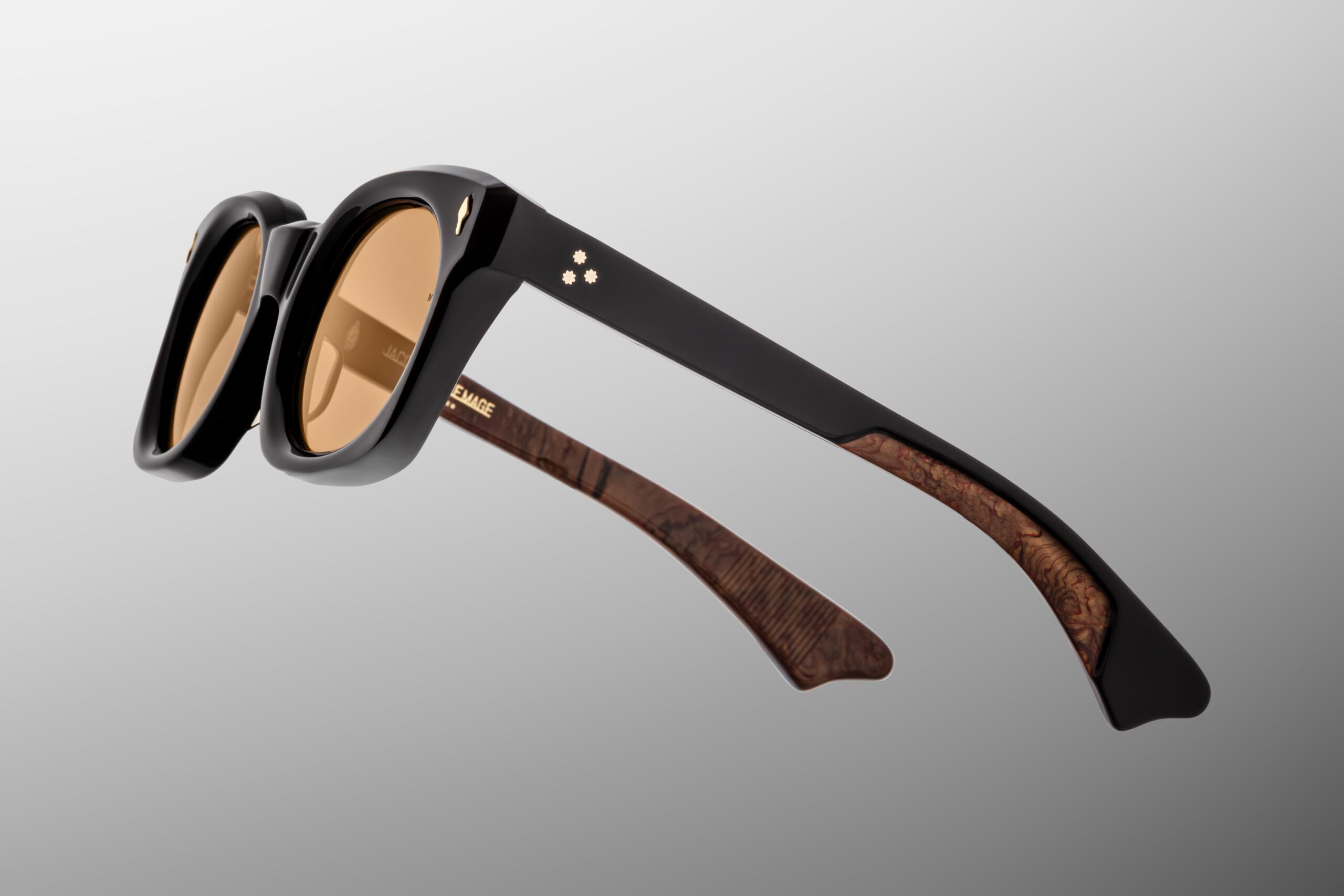 Jacques Marie Mage Elmyr in 10A Noir X Orange - Side View