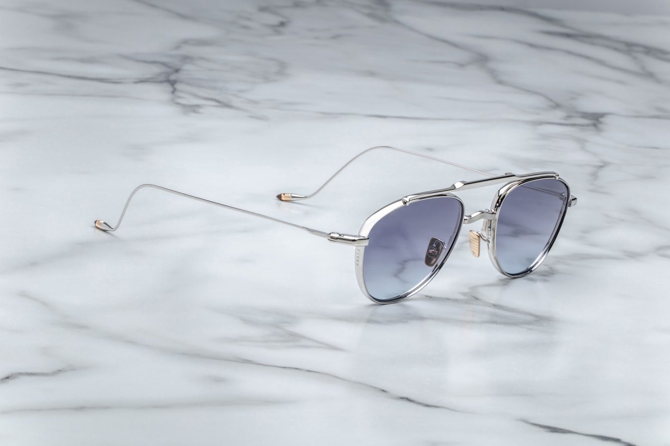 Jacques Marie Mage Flynn in 41 Silver Oxford Gradient - Side View