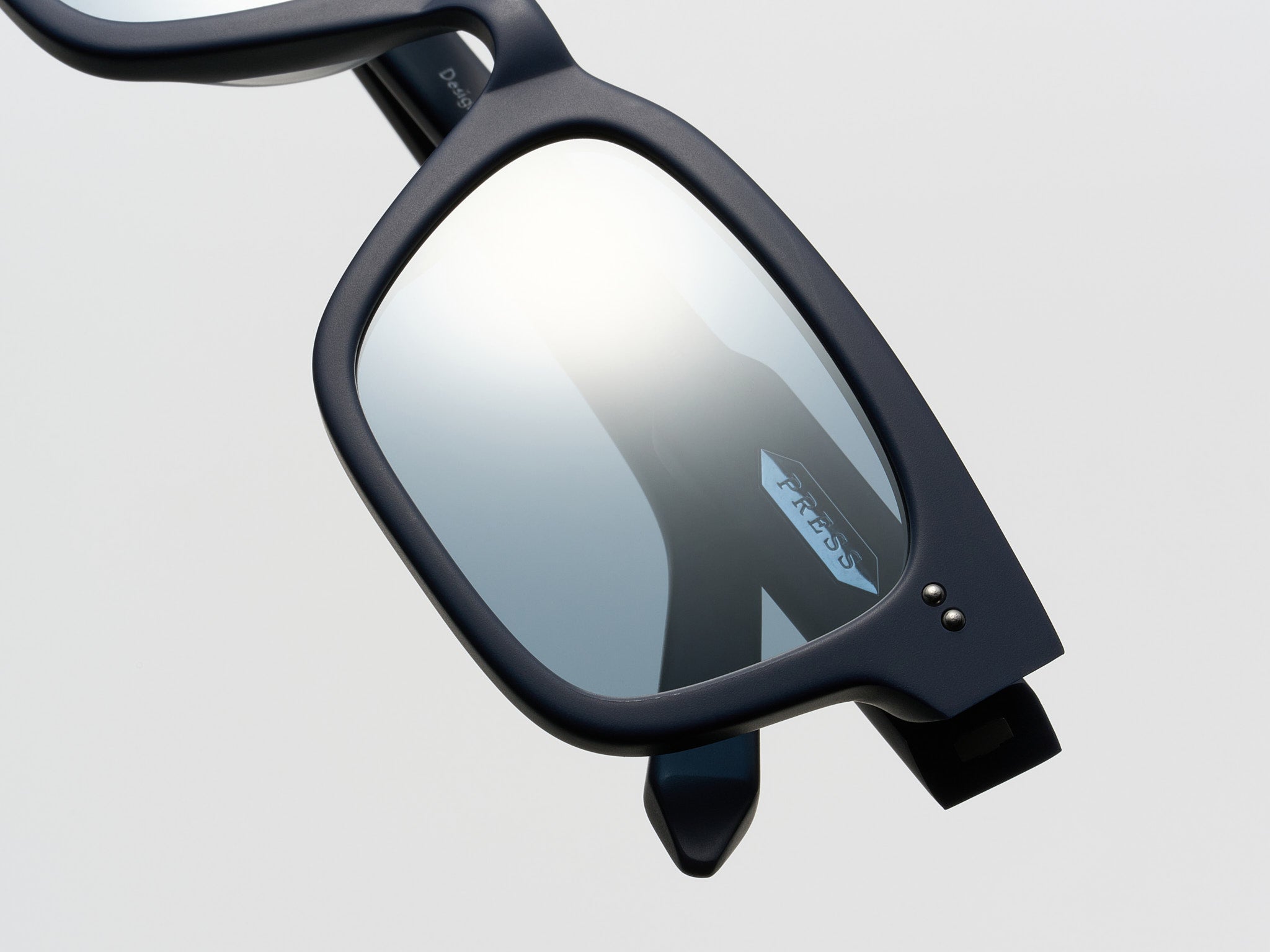 BLACK TORTOISE/SILVER