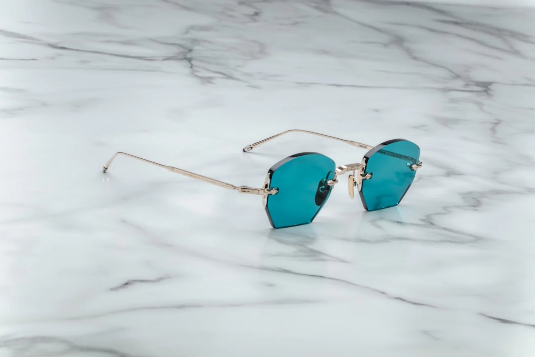 Jacques Marie Mage Oatman in 54 Altan Sky - Side View