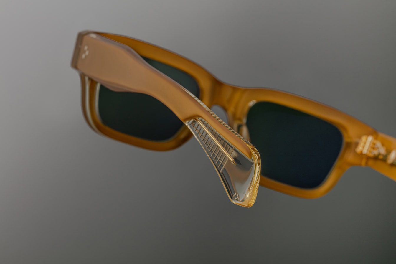 Jacques Marie Mage Jeff (Sunglasses) in 40 Gold Pine Gold Mirror - Side View