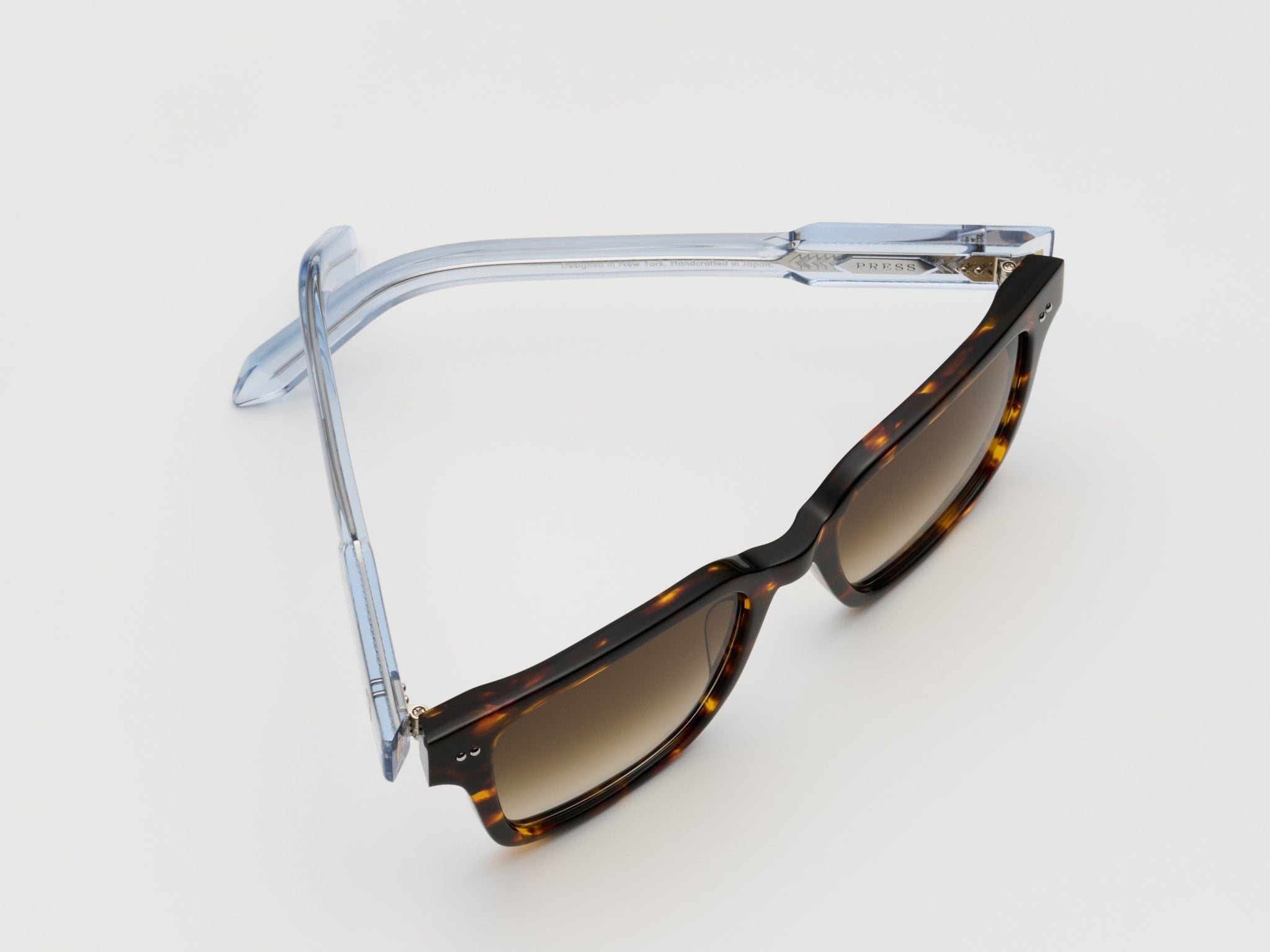 Press The Lufty Sunglasses in FOREVER/SKY/BROWN GRADIENT