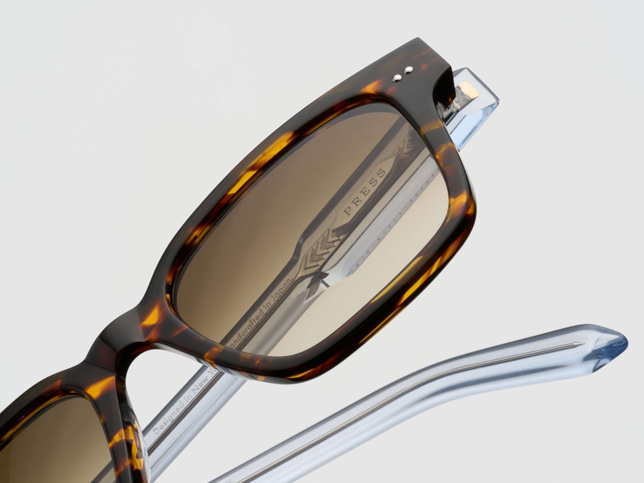 Press The Lufty Sunglasses in FOREVER/SKY/BROWN GRADIENT