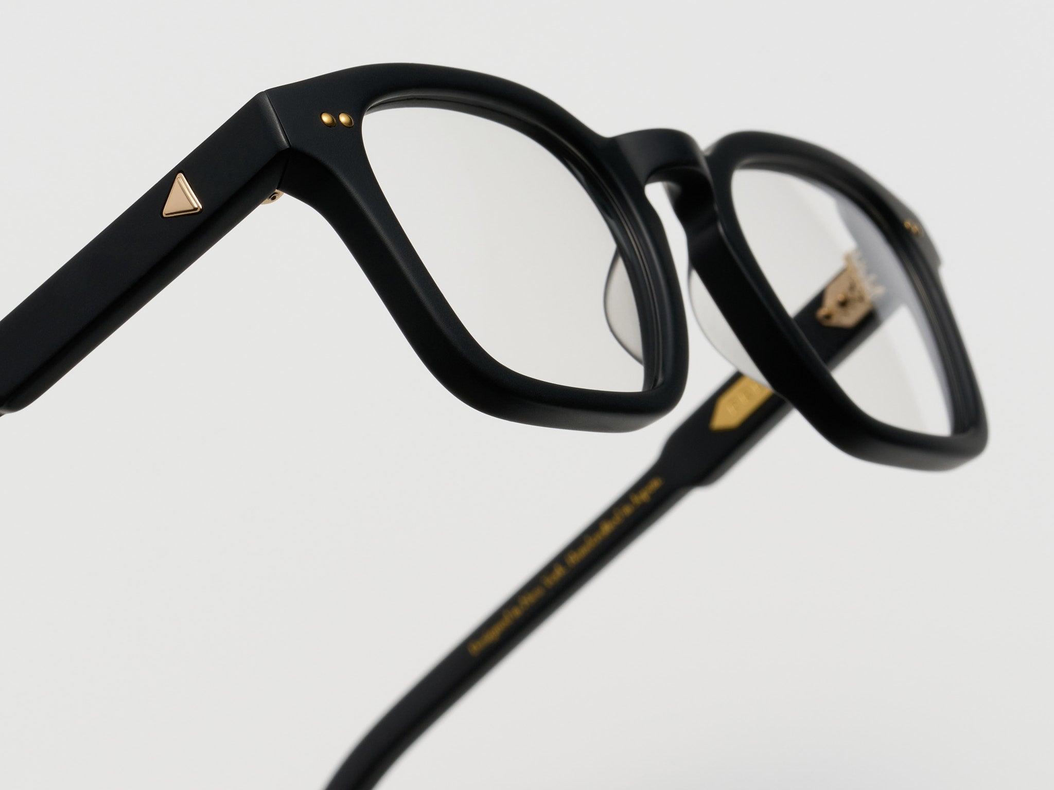 Press The Panther Optical