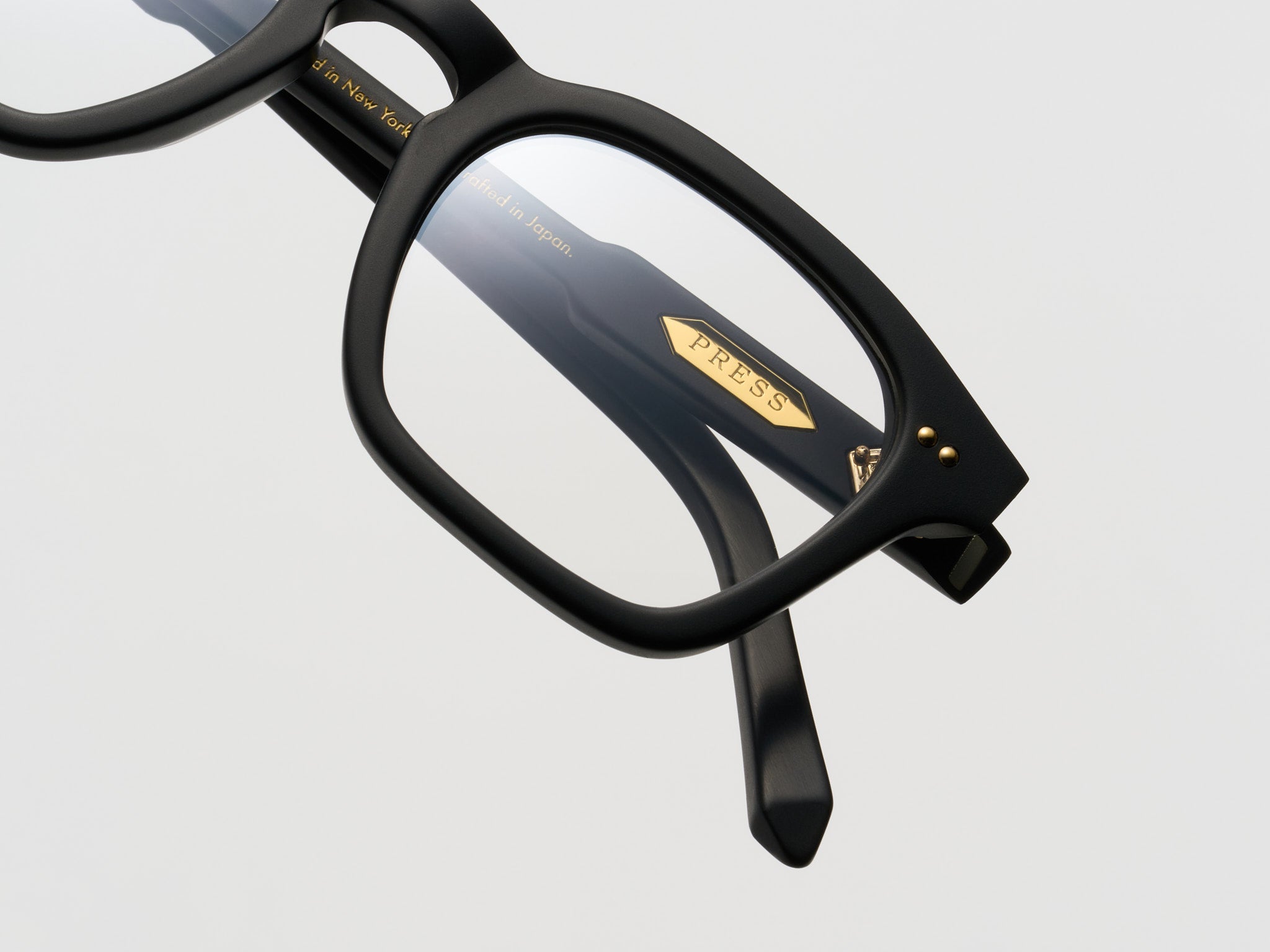 Press The Panther Optical