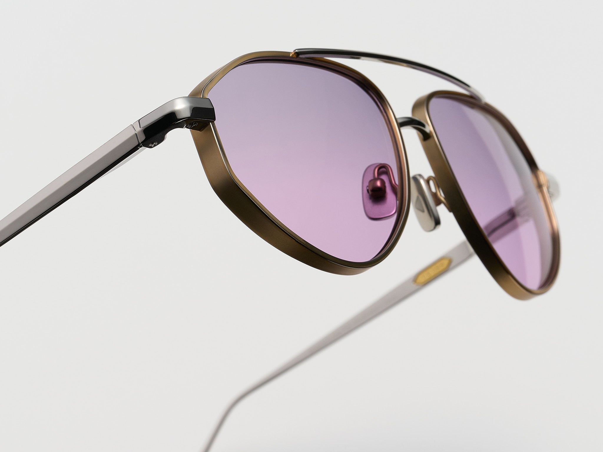 Press Satisfaction Two Tone