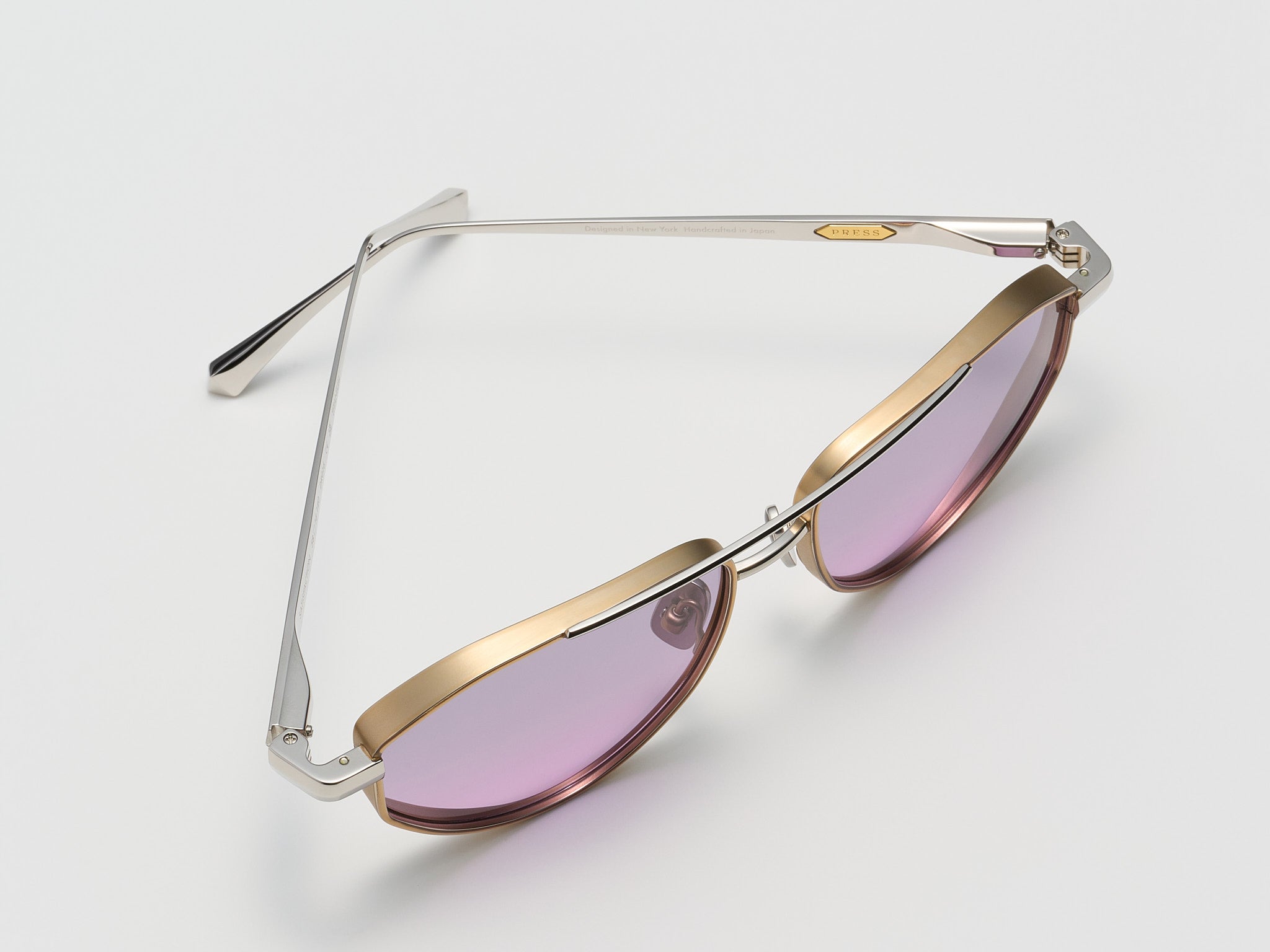 Press Satisfaction Two Tone