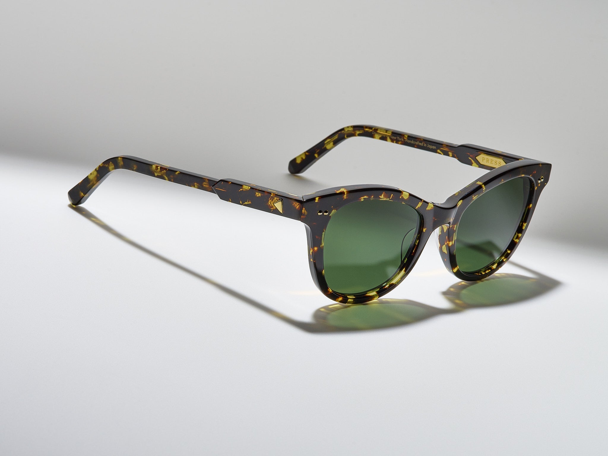 Press The Charade Tokyo Tortoise / Gold
