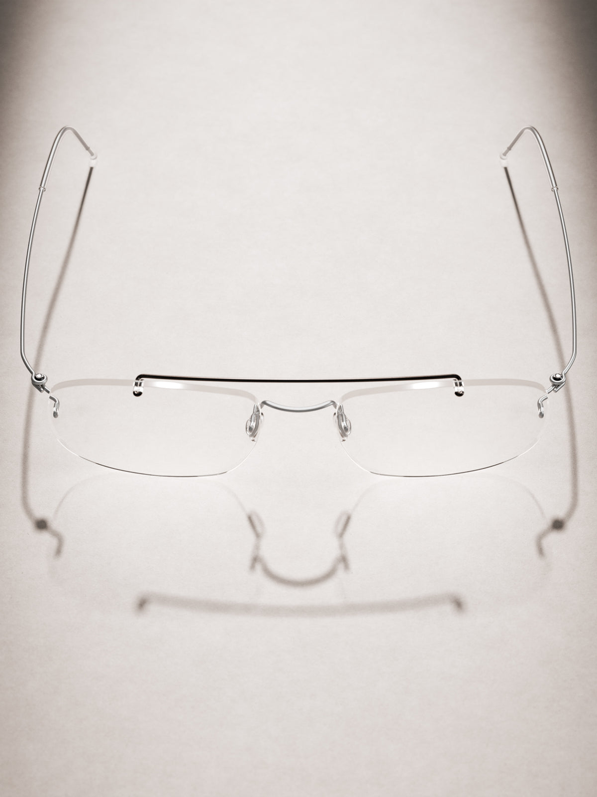 LINDBERG spirit titanium rimless frame seen from the front