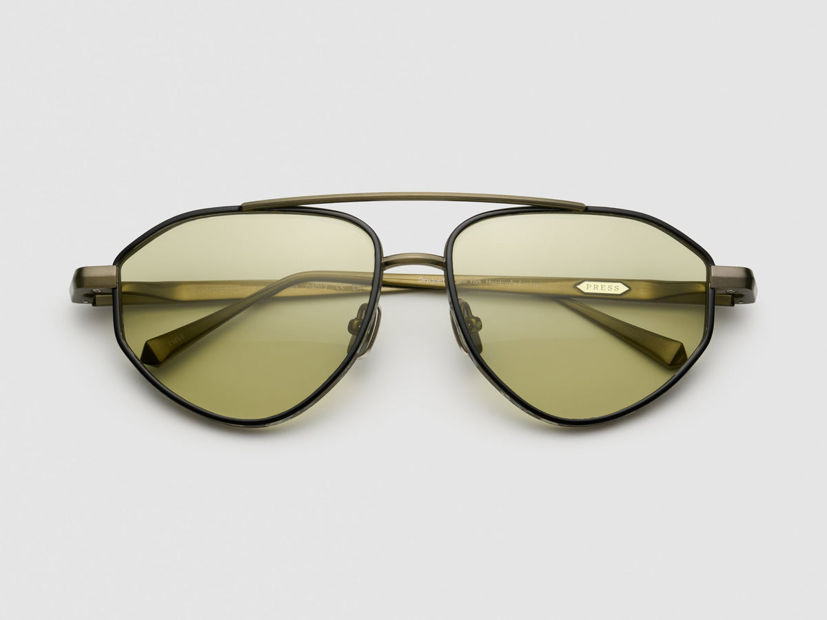 Press Satisfaction Sunglasses in CAMO/LIGHT GREEN